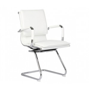 Посетителско кресло в бял цвят