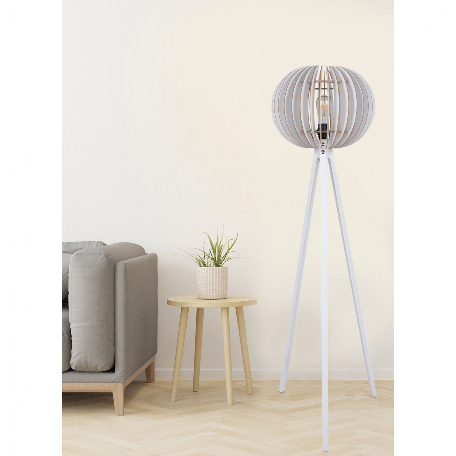 Подова лампа бял цвят