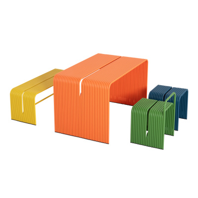 Маса оранжев цвят